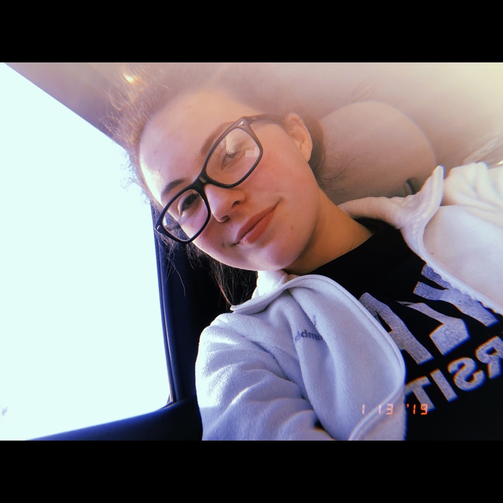 Meet your Posher, Olivia